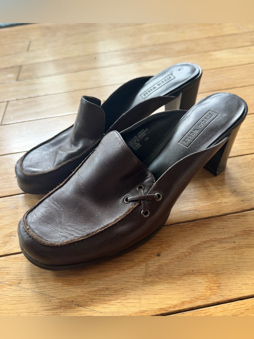 Y2K Brown Leather Mule Heels Studio Works Slip On Chunky Block Heel Size 7.5